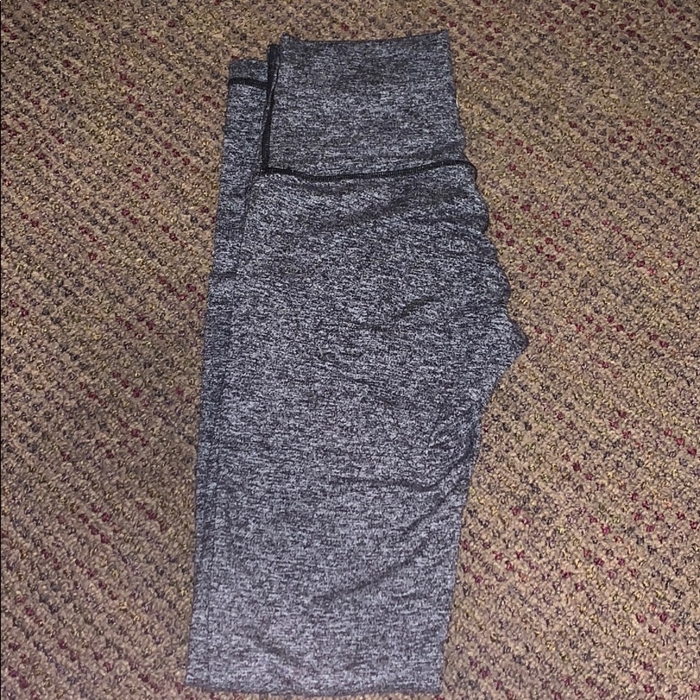 Lululemon size 4 grey and black leggings